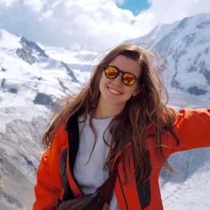 Meet your Posher, Laura